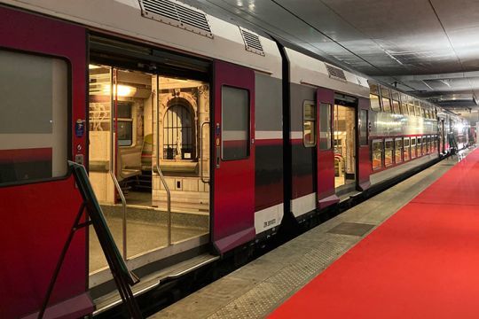 Le train Paris Musées lors de son inauguration en gare d'Austerlitz le 27 septembre.