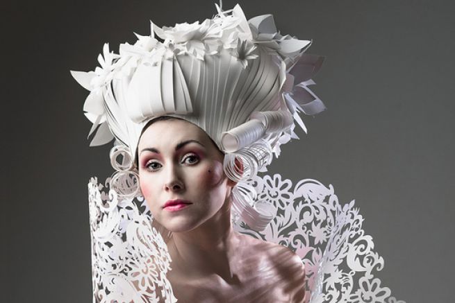 Baroque paper wigs d'Asya Kozina