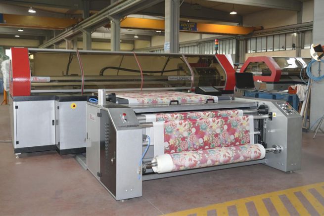 La Meccanica fabrique la gamme d'imprimantes textiles QualiJet comme cette QualiJet Leopard 8.