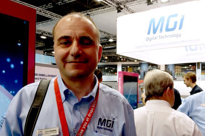 Laurent Boumendil sur le stand MGI lors de la Drupa 2016.