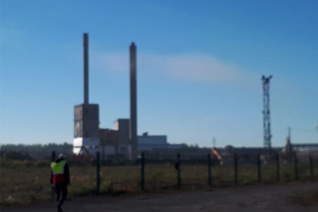 Les Cheminees De La Papeterie Stora Enso De Corbehem 62 Demolies