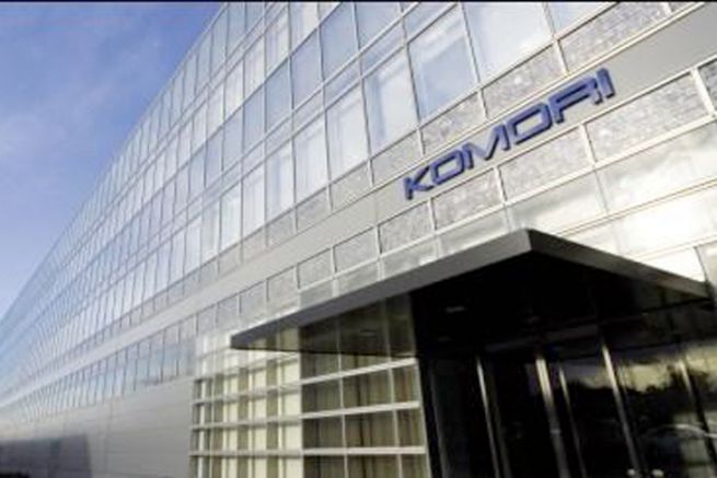 Les Installations De Presses Komori H Uv S Accelerent Dans Le Monde