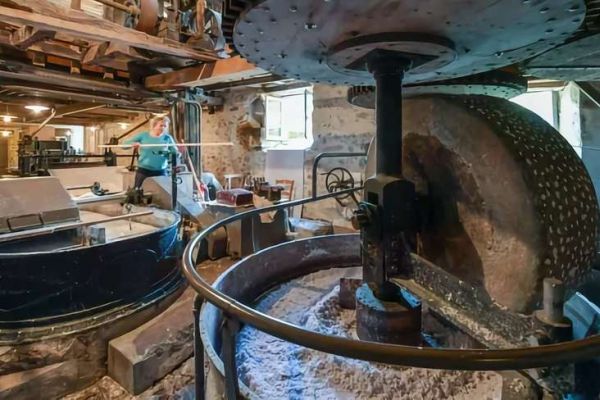 OUTIL: ANCIEN FER à MARCHE en fonte EUR 12,00 - FR