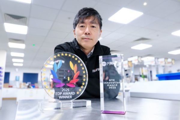 Shota Suzuki, d�veloppeur principal de l'Aquafuze de Fujifilm