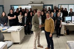 De g � d : Eric Groshens, fondateur d'Inessens, et Jean Fran�ois Aertgeets, fondateur du Sanglier Packaging.