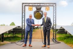 Matthias Diependaele, ministre-pr�sident flamand, et Xavier Bouckaert, CEO de Roularta