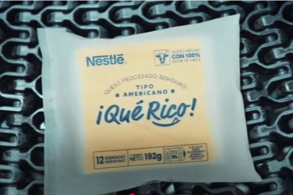 Capture écran de la vidéo Self Packing Cheese Nestlé d'Ogilvy Colombia