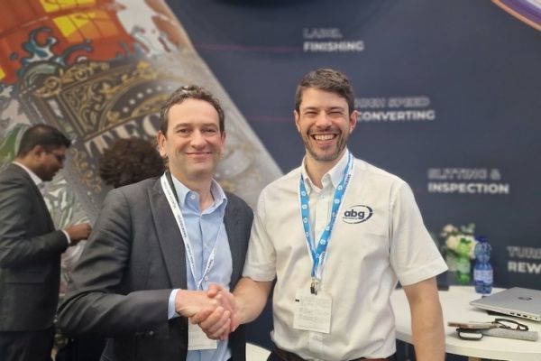 Isidore Leiser, PDG de Stratus Packaging, et  Matt Burton, directeur commercial monde chez ABG