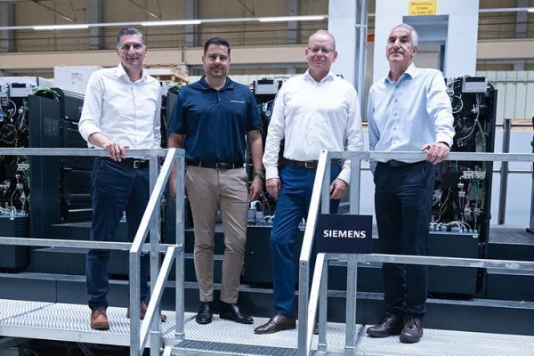 C. Steinma�l Koenig & Bauer, S. Kimmich, PDG de Koenig & Bauer, M. Thomas, vp Factory Automation Siemens, C. Ziegenbalg Koenig &