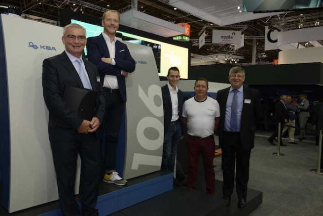 Cdric Ladroue, Christrophe Pitrey, Pierre Pitrey, avec Michel Faust et Sylvain Bacquaert (KBA)  la drupa